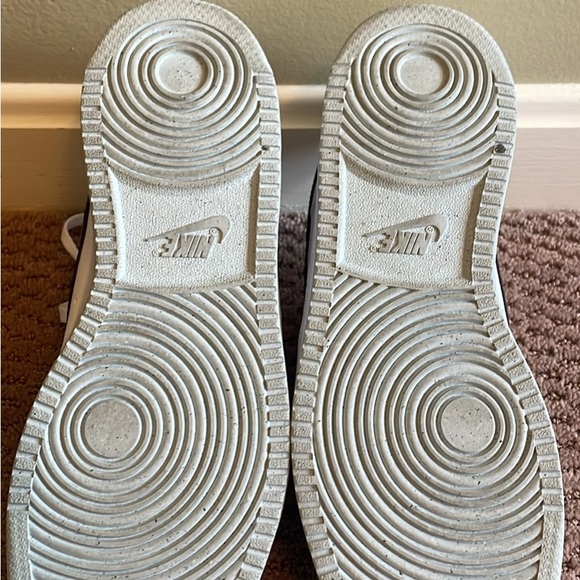 Men’s Nike Court Vision Low Sneaker - Picture 5 of 5